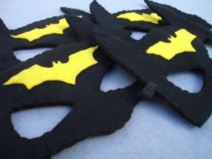 Batman-Inspired Superhero Mask - Image 4